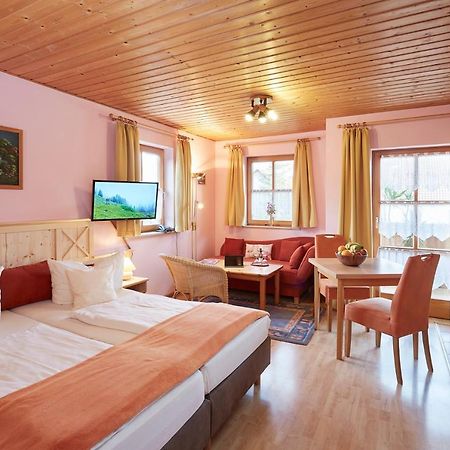 Land- Und Aktivhotel Altmuehlaue 바트로다흐 외부 사진